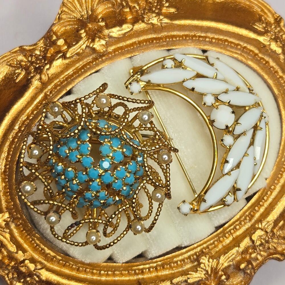 VTG Lot Gold Filigree Faux Turquoise Pearls & White Rhinestone Brooch